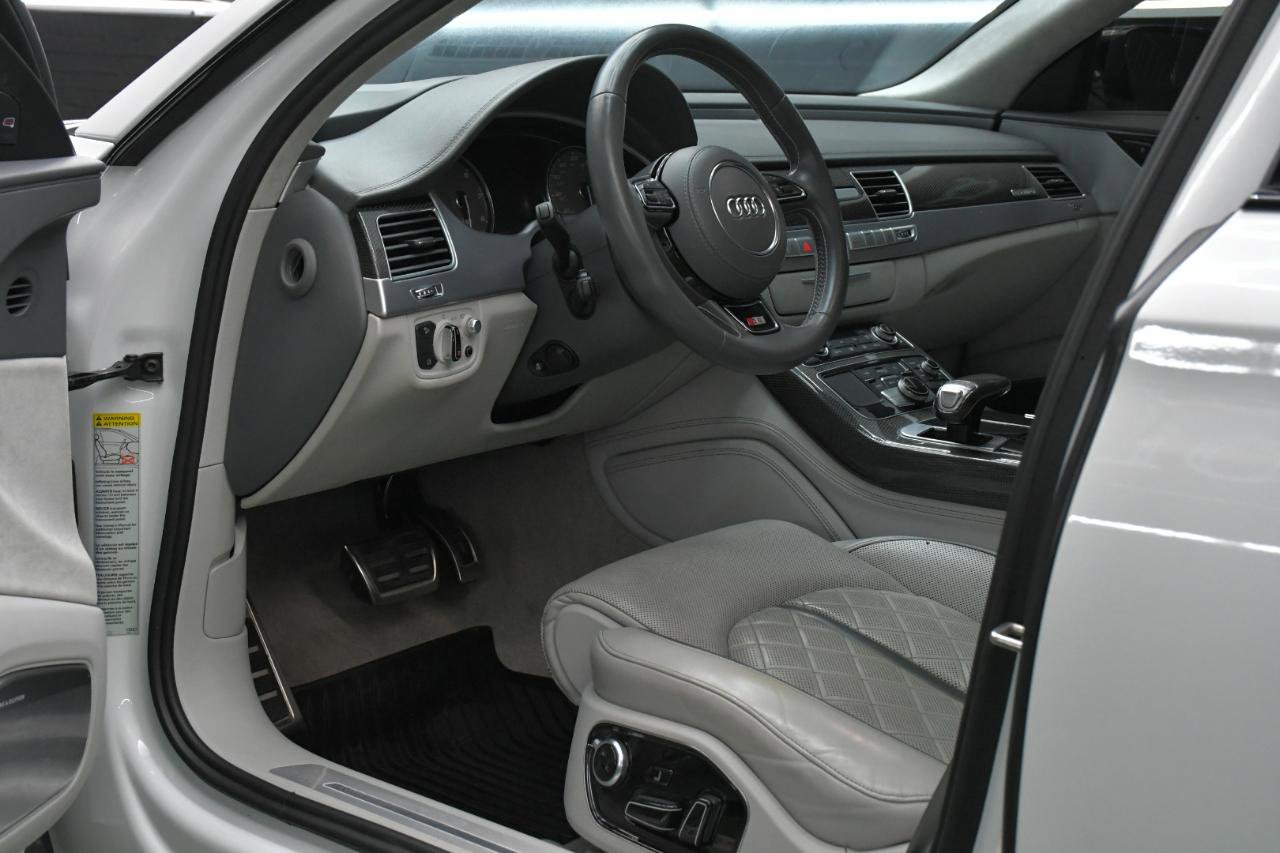 Used 2018 Audi S8 Plus w/ Dynamic Package AWD/4WD image 23