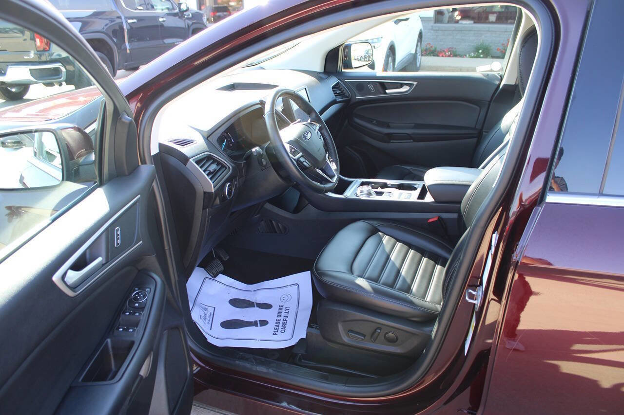 Used 2024 Ford Edge SEL image 11