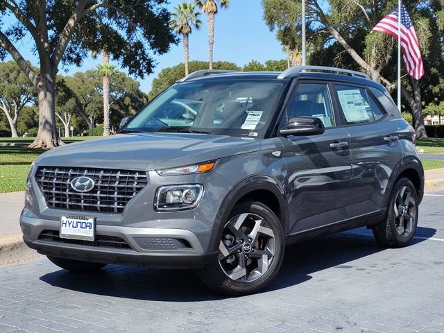 New 2026 Hyundai Venue SEL FWD image 2