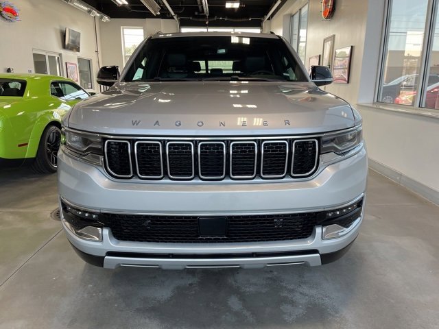 Used 2023 Jeep Wagoneer L Series II image 2