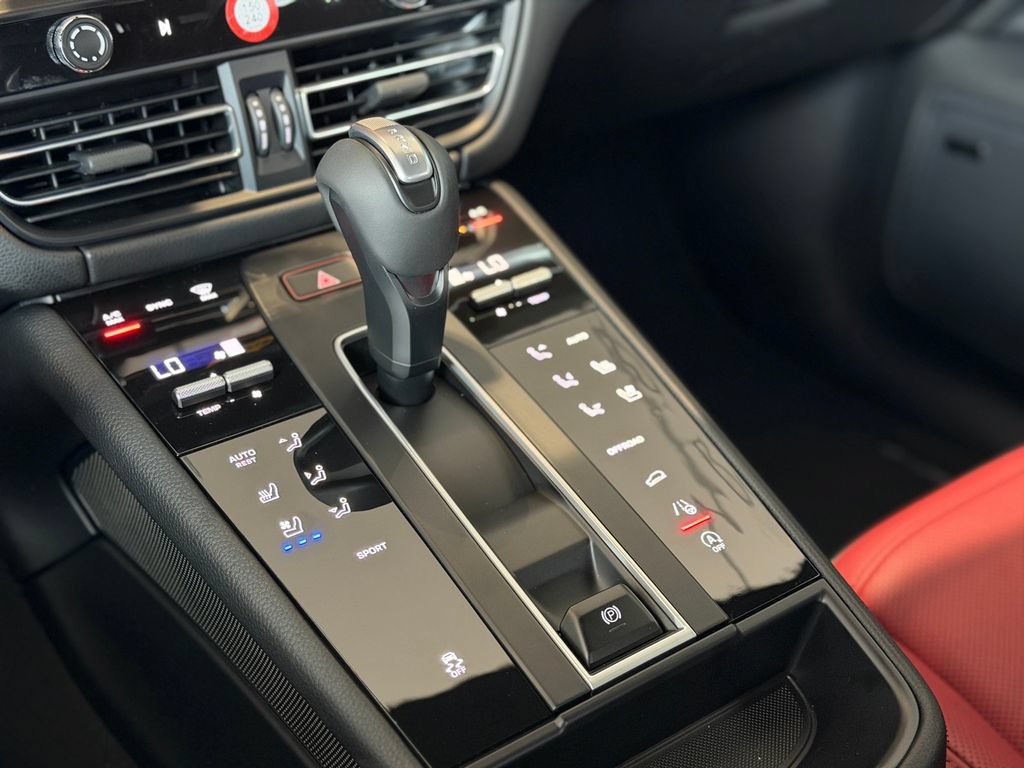 New 2026 Porsche Macan AWD/4WD image 20