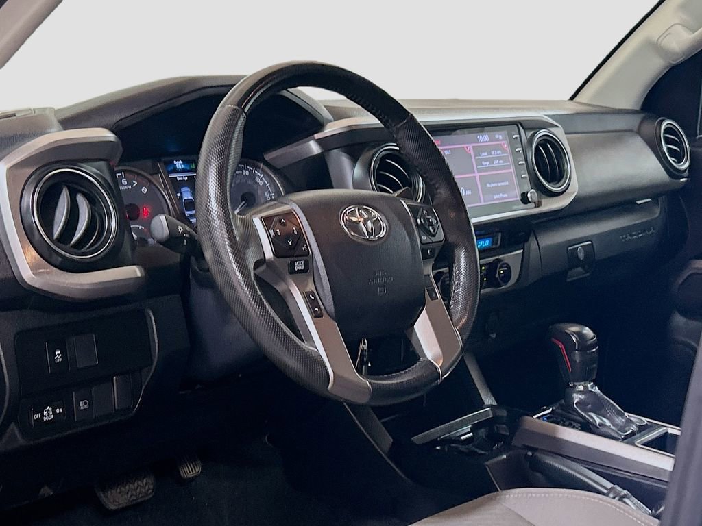 Used 2022 Toyota Tacoma SR5 RWD image 7