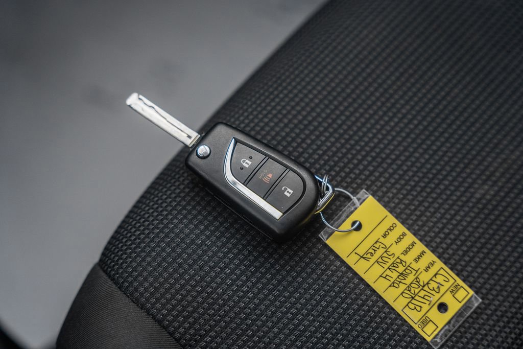 Used 2020 Toyota RAV4 LE image 38