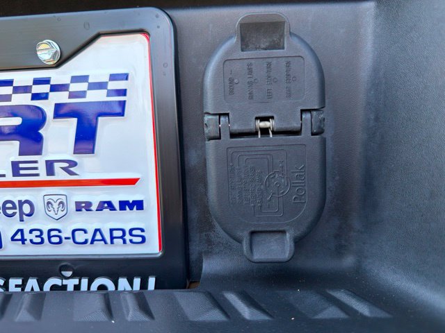 Used 2021 Nissan Titan PRO-4X w/ Pro-4x Convenience Package AWD/4WD image 14