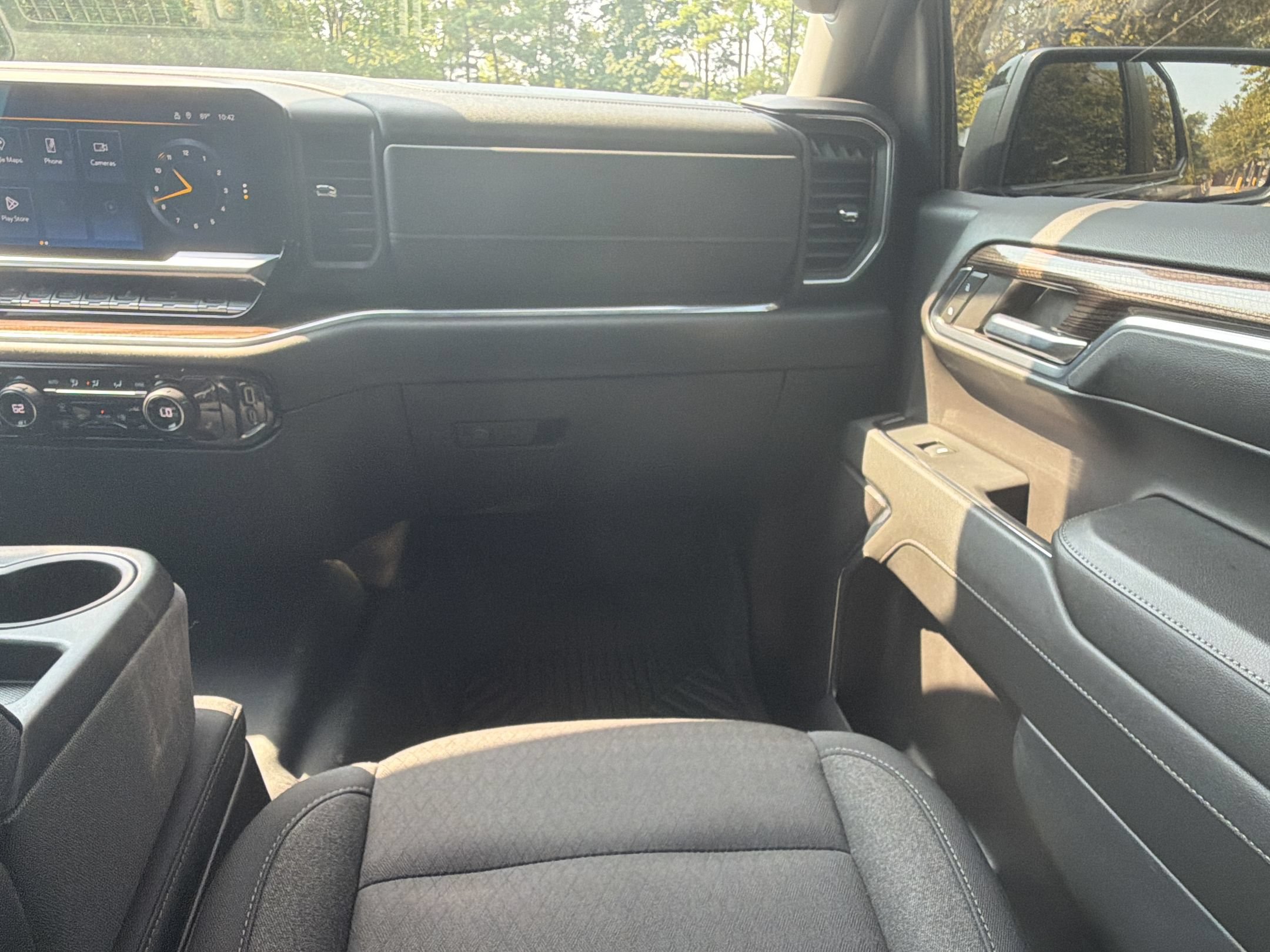 Used 2024 Chevrolet Silverado 1500 RST AWD/4WD image 28