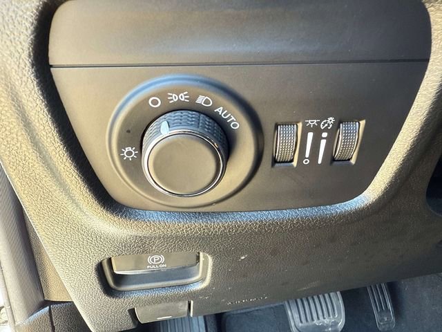 Used 2025 Jeep Grand Cherokee L Laredo w/ Luxury Tech Group I AWD/4WD image 32