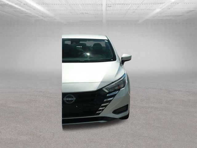 Used 2025 Nissan Versa SV FWD image 40