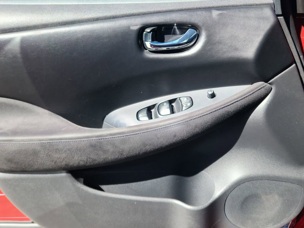 Used 2015 Nissan Leaf S w/ Charge Package image 8