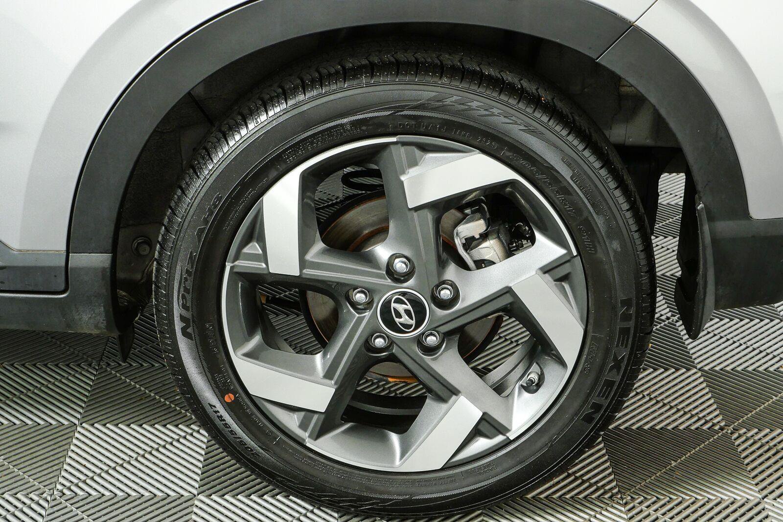 Used 2023 Hyundai Venue SEL w/ Cargo Package FWD image 34