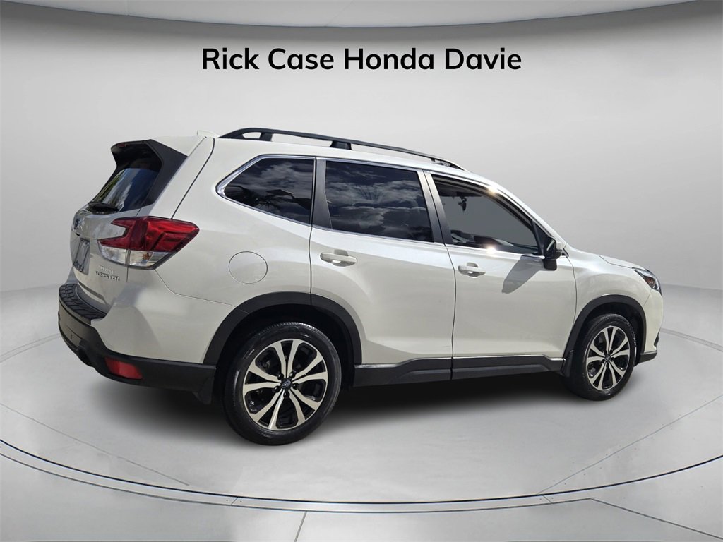 Used 2023 Subaru Forester Limited image 7