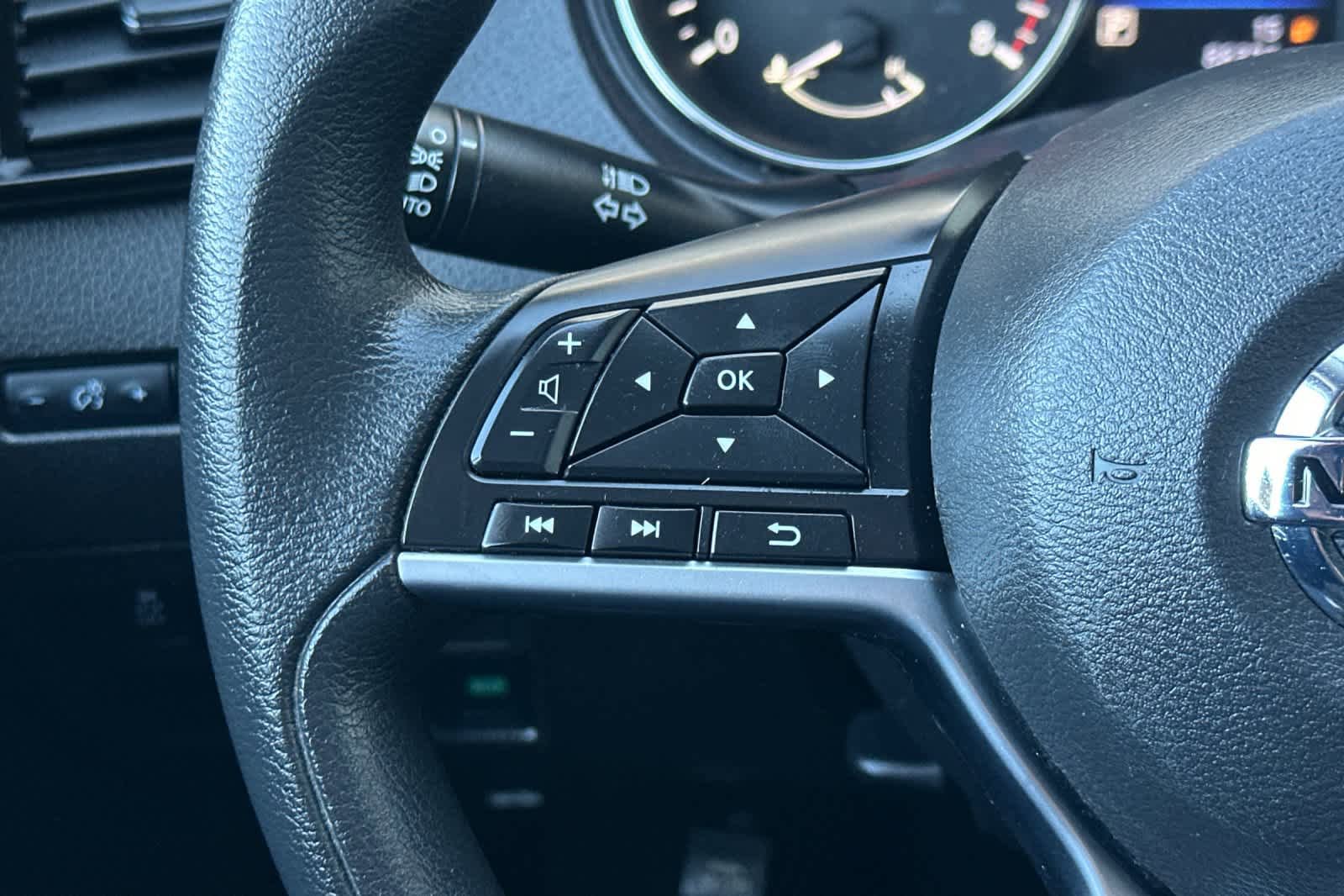 Used 2021 Nissan Rogue Sport S AWD/4WD image 25