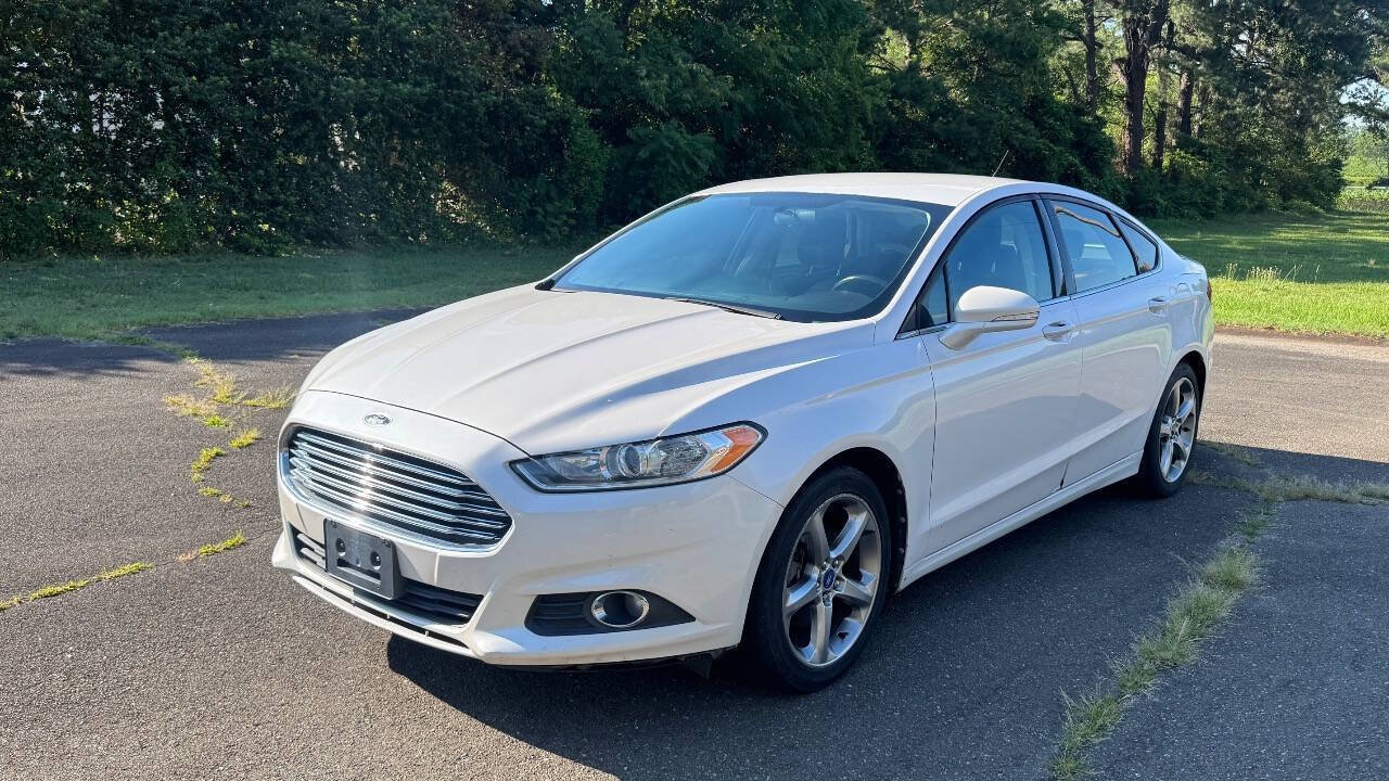 Used 2013 Ford Fusion SE FWD image 4