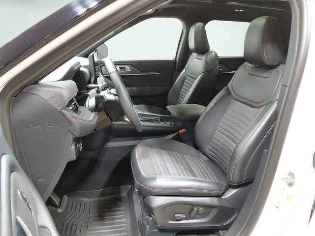 Used 2025 Ford Explorer ST-Line AWD/4WD image 26