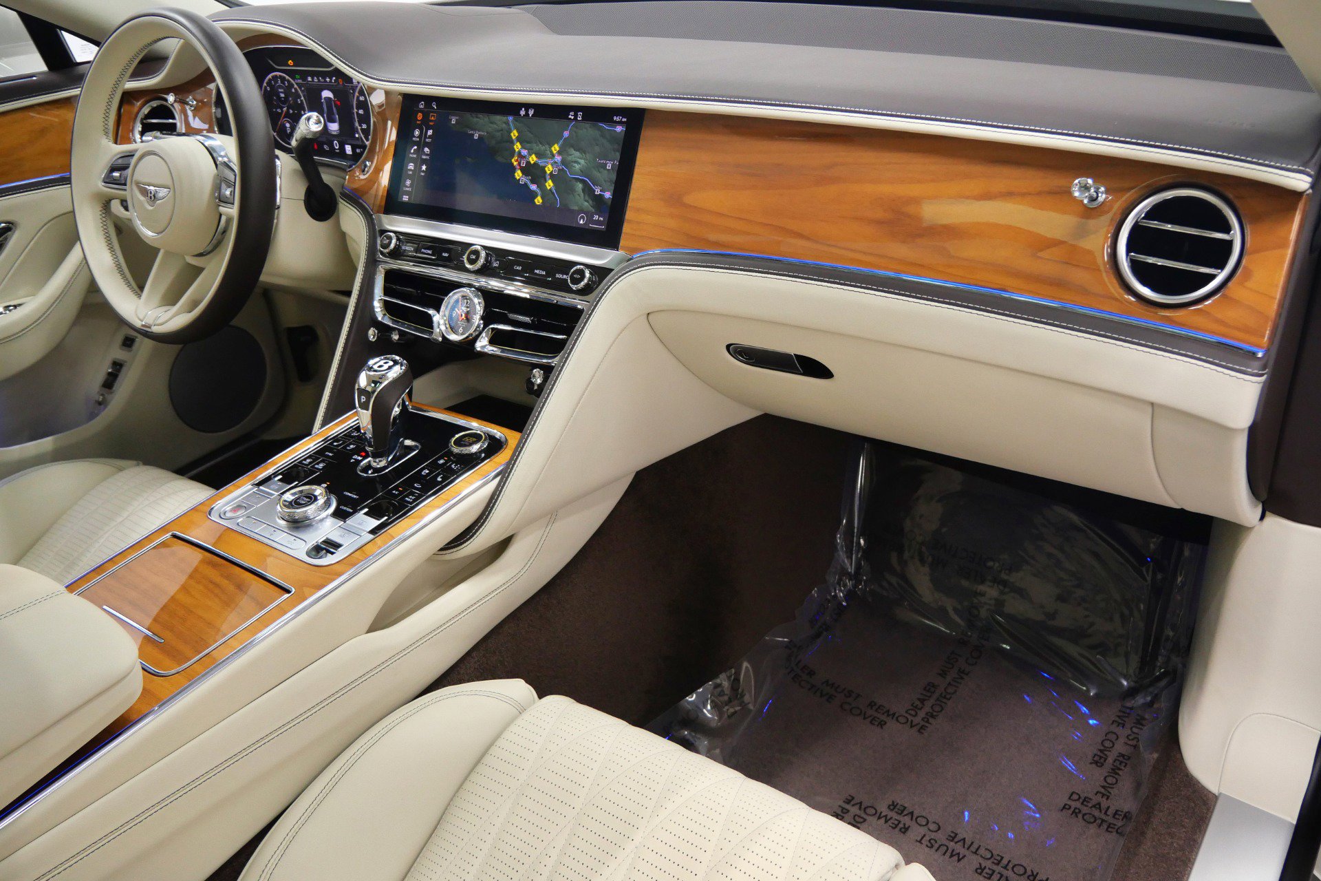 Used 2022 Bentley Flying Spur Plug-In Hybrid image 14