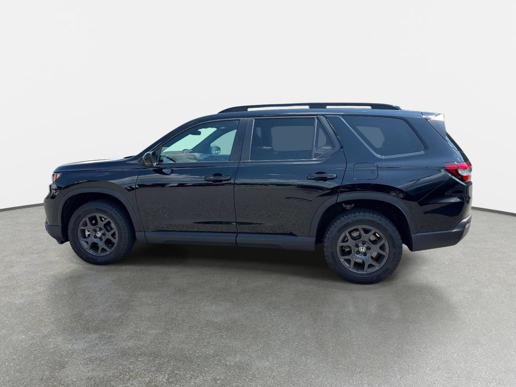 Used 2025 Honda Pilot TrailSport image 7