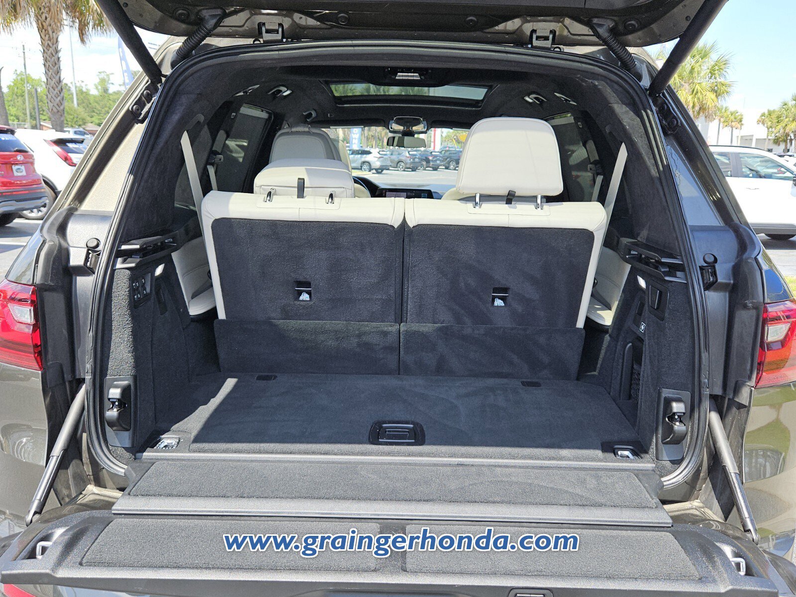 Used 2021 BMW X7 xDrive40i w/ Premium Package image 13