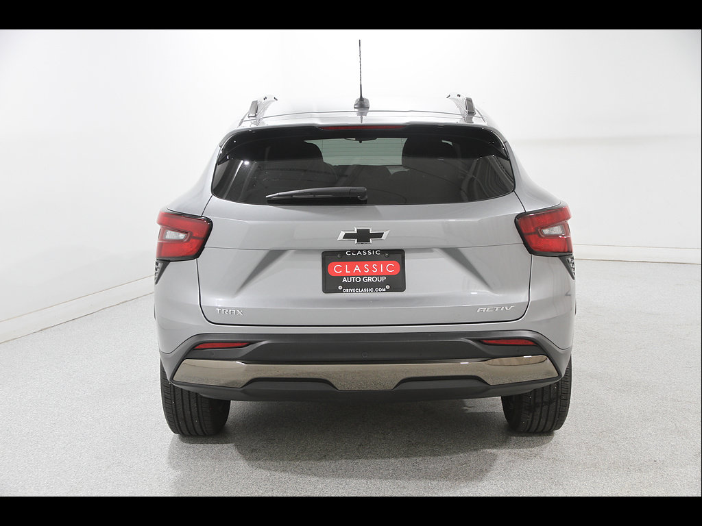 Certified 2024 Chevrolet Trax ACTIV w/ Driver Confidence Package FWD image 19