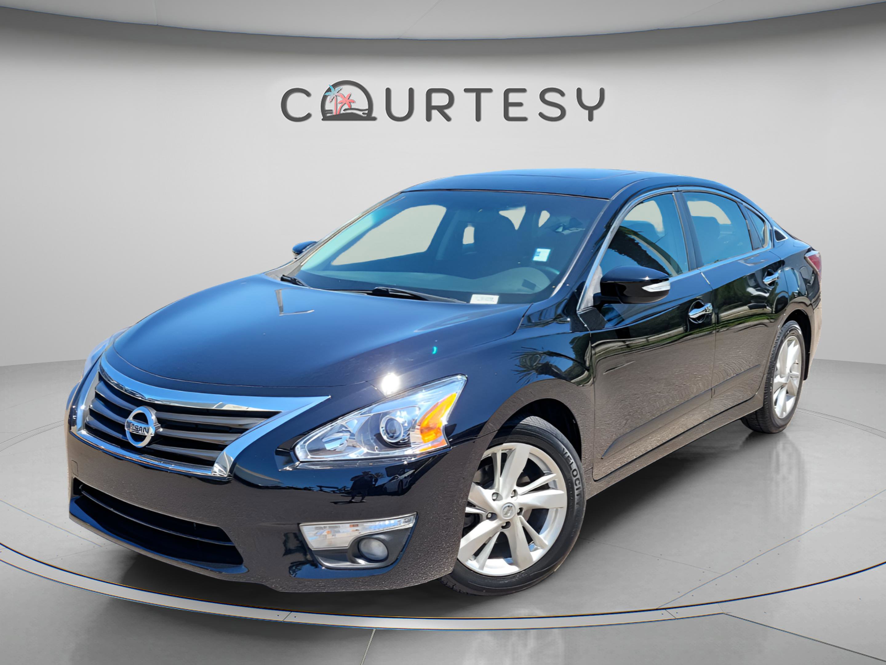 Used 2015 Nissan Altima 2.5 SL w/ Moonroof Package