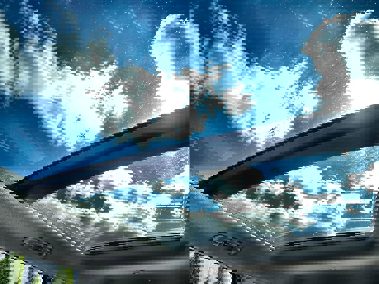 Certified 2023 Kia Sorento SX image 16