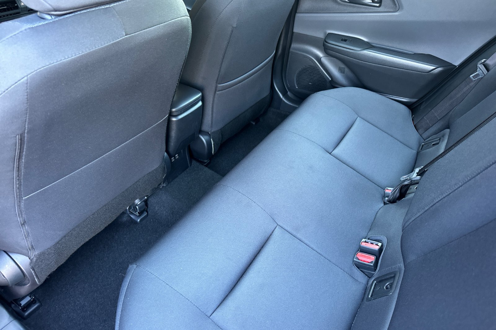 Certified 2025 Toyota Prius LE AWD/4WD image 15