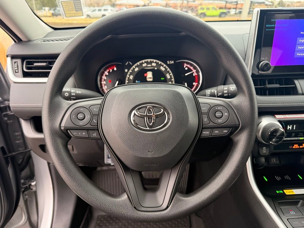 Used 2025 Toyota RAV4 XLE image 12
