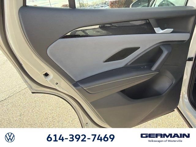 New 2026 Volkswagen Tiguan SE R-Line image 18