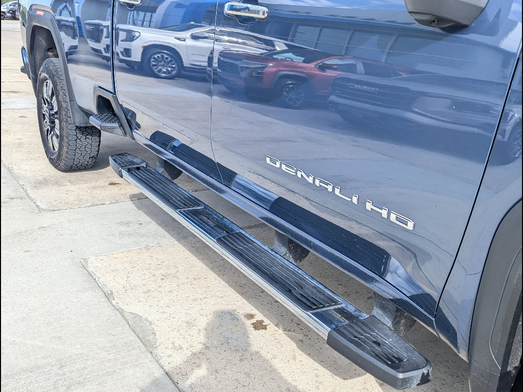 Used 2025 GMC Sierra 3500 Denali w/ Denali Reserve Package image 14