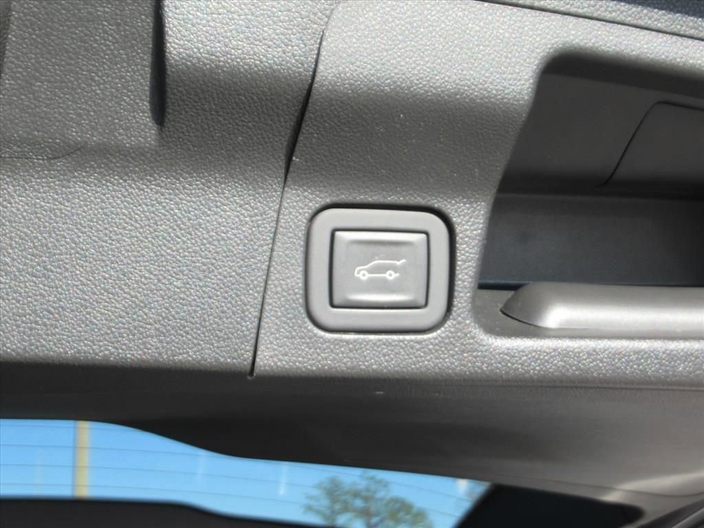 Certified 2023 GMC Acadia Denali w/ Denali Ultimate Package image 38