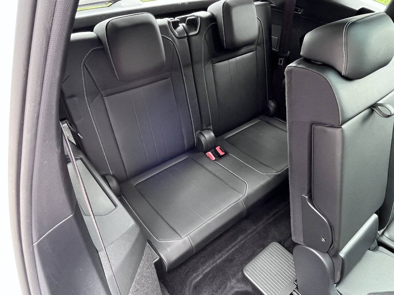Used 2023 Volkswagen Tiguan SE R-Line FWD image 27
