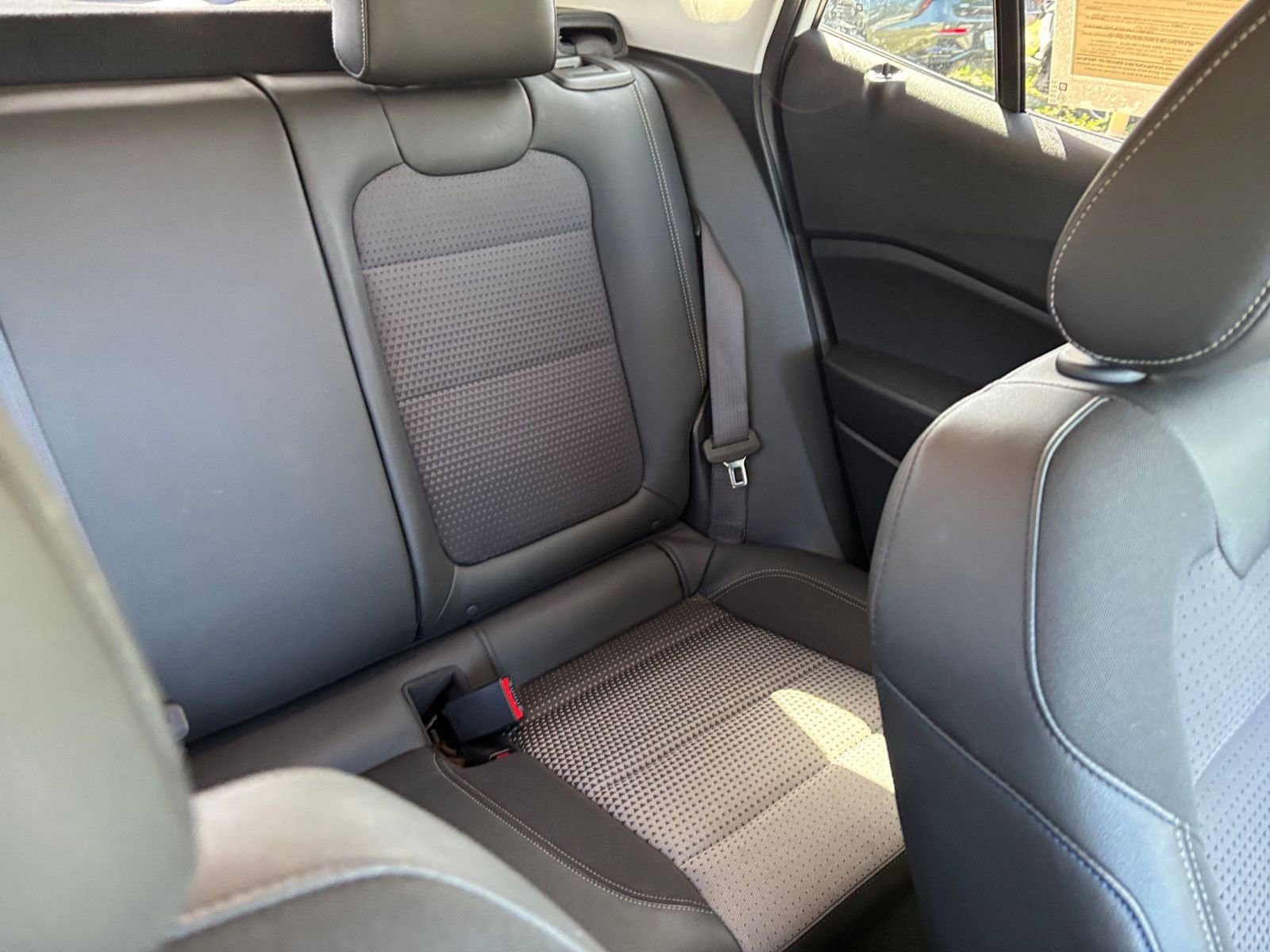 Used 2025 Chevrolet Trax LT image 38