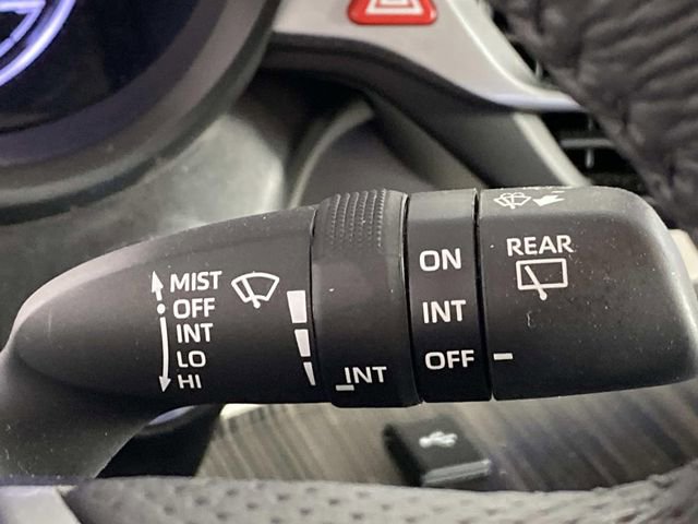 Used 2024 Toyota Sienna Limited image 18