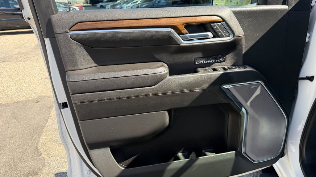 Used 2023 Chevrolet Silverado 1500 High Country w/ High Country Premium Package AWD/4WD image 12