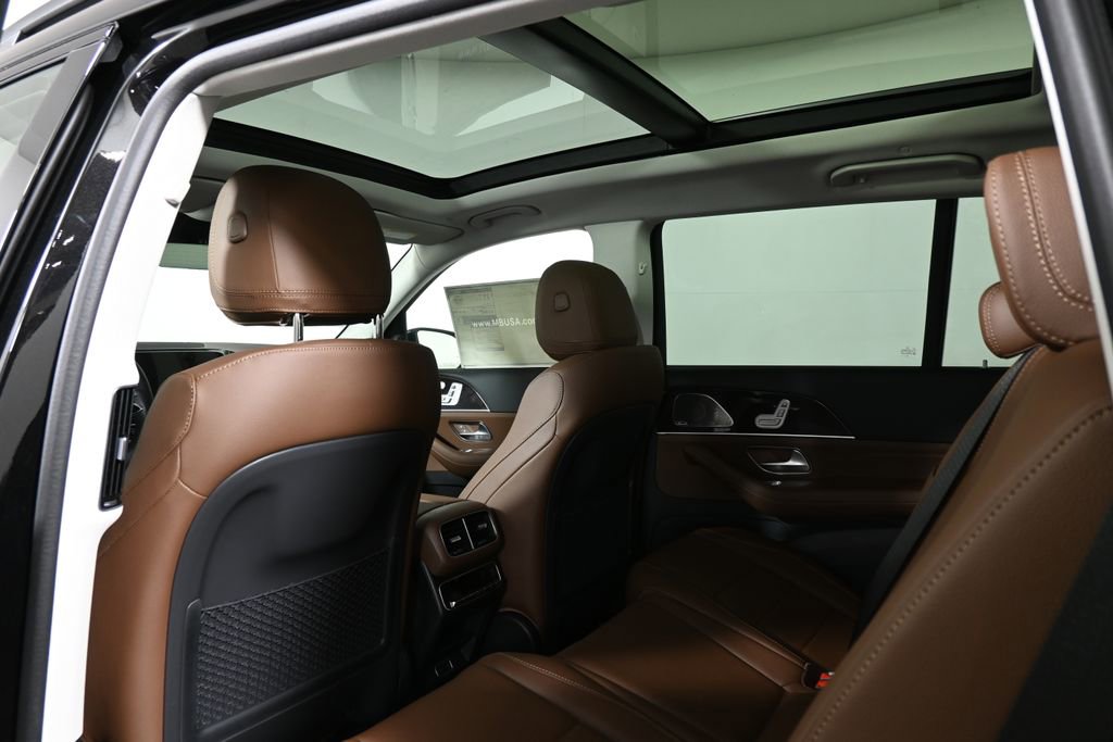 New 2026 Mercedes-Benz GLS 450 4MATIC image 28