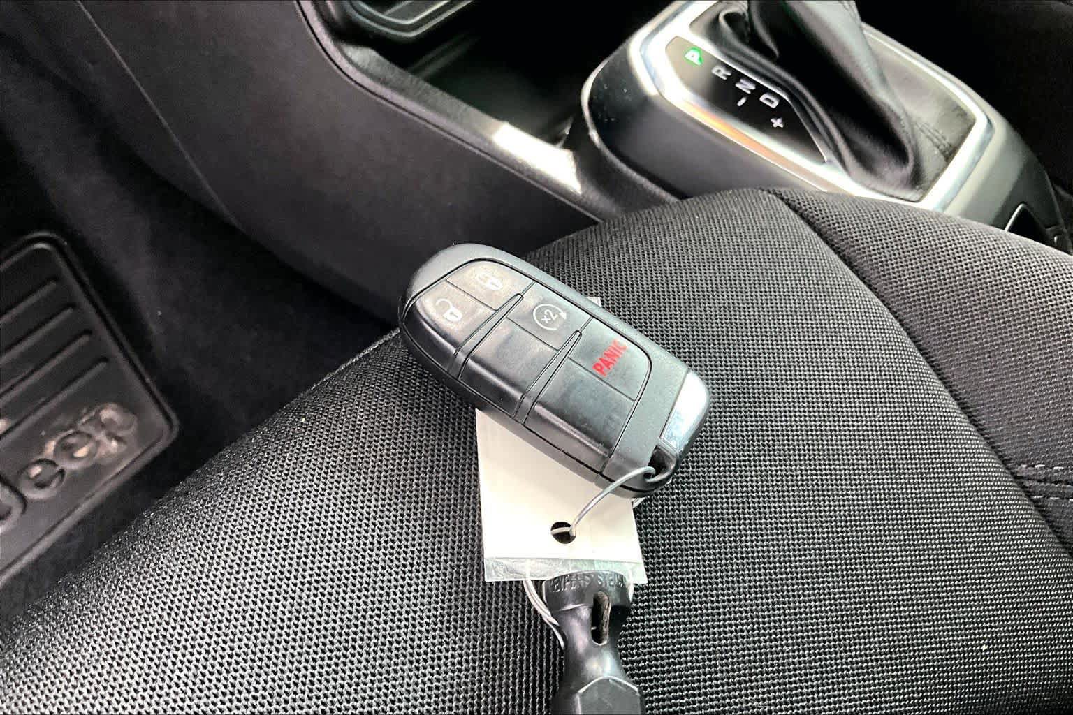 Used 2018 Jeep Renegade Latitude w/ Popular Equipment Group FWD image 14