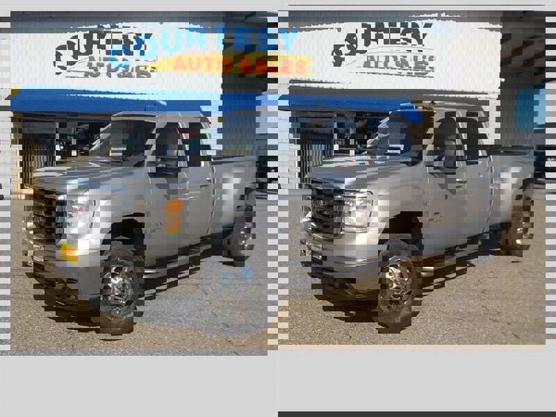 Used 2009 GMC Sierra 3500 SLT w/ SLT Convenience Package image 1