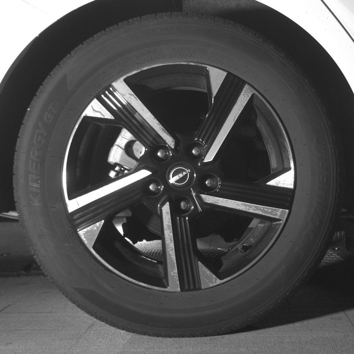 Used 2025 Nissan Sentra SV FWD image 15