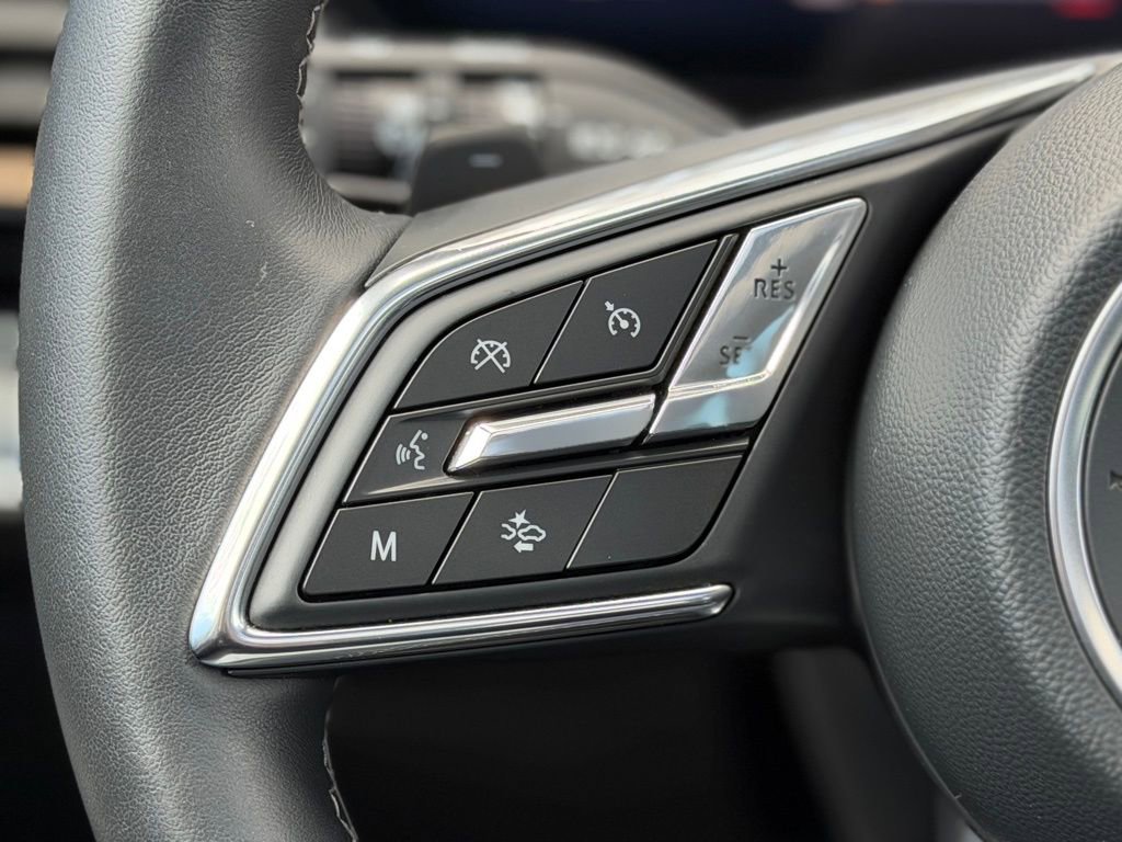 Used 2025 Buick Envision Avenir AWD/4WD image 11