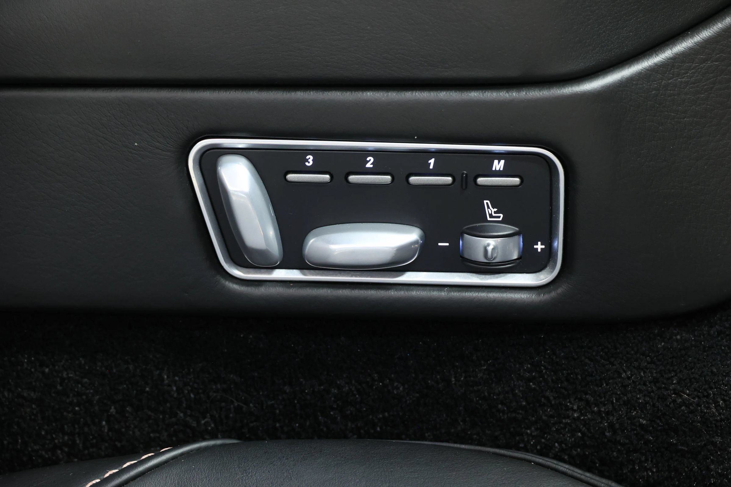 Used 2014 Aston Martin Vanquish Coupe RWD image 84