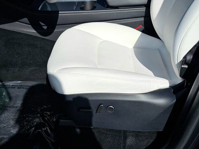 Used 2024 Tesla Model Y Long Range image 18