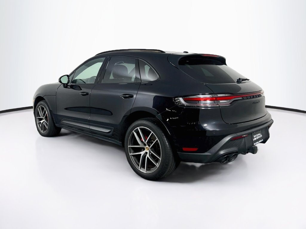 Certified 2024 Porsche Macan S AWD/4WD image 3