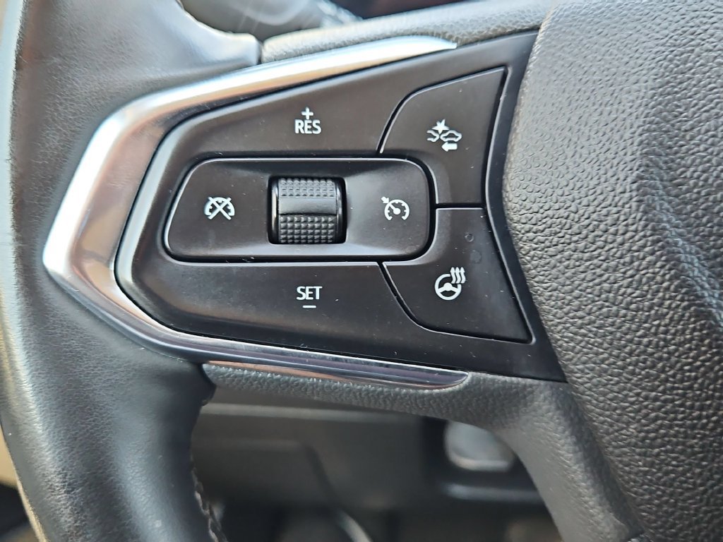 Used 2025 Chevrolet Trax LT w/ LT Convenience Package FWD image 21