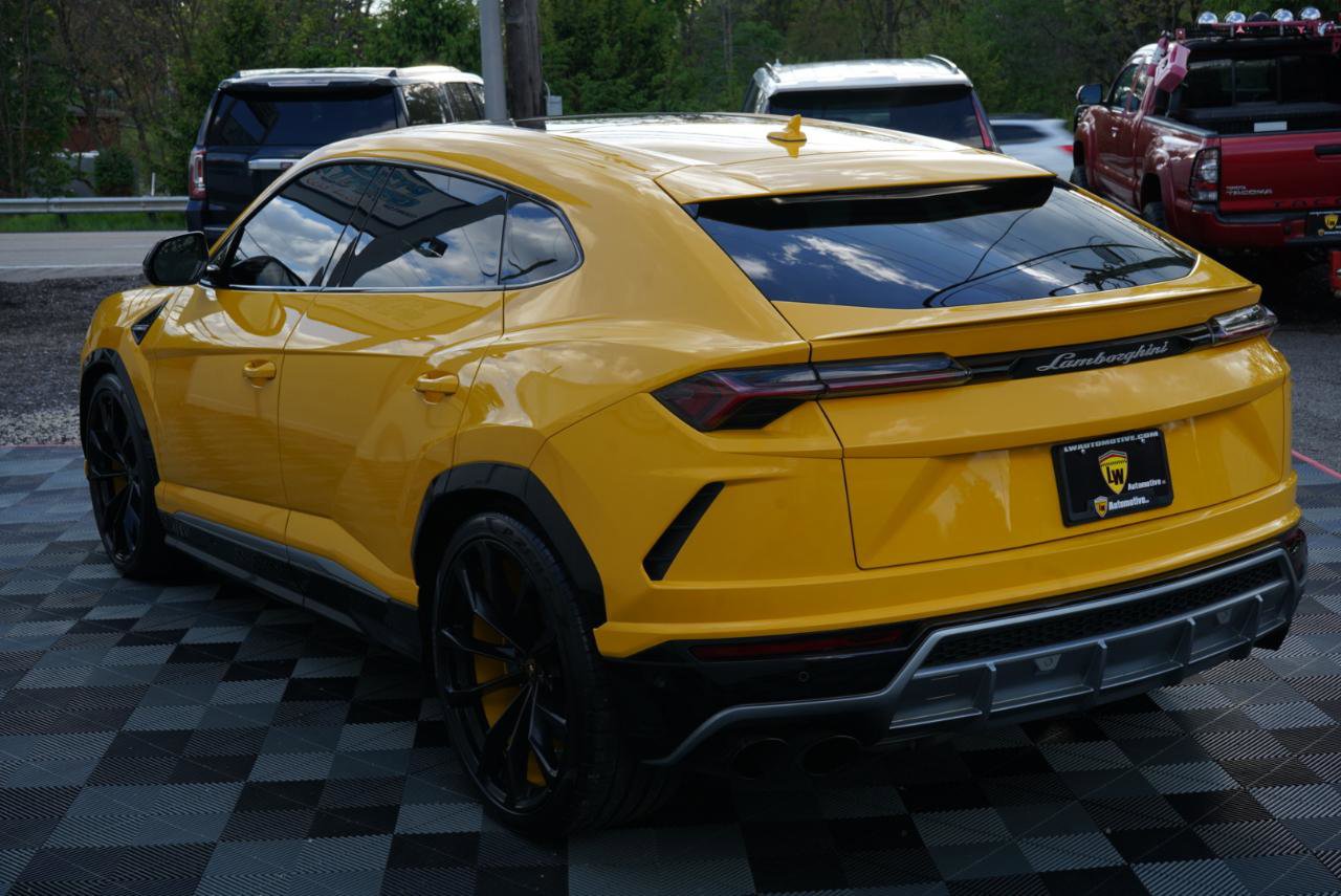 Used 2020 Lamborghini Urus AWD/4WD image 9