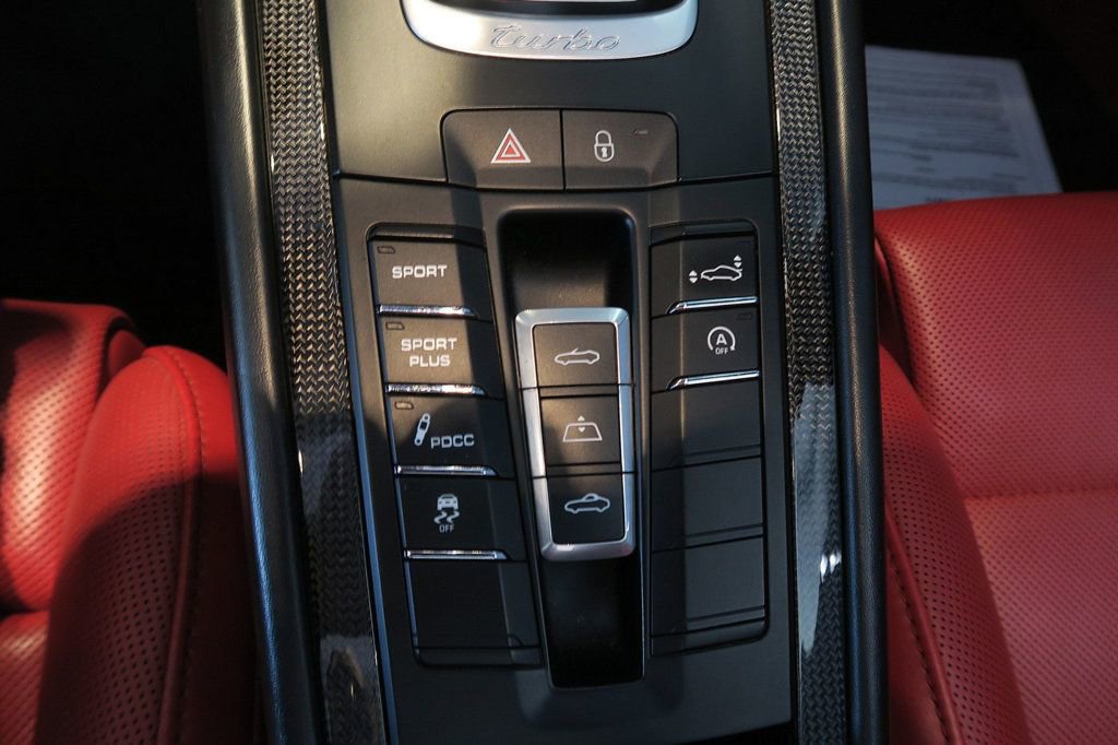 Used 2015 Porsche 911 Turbo S image 22