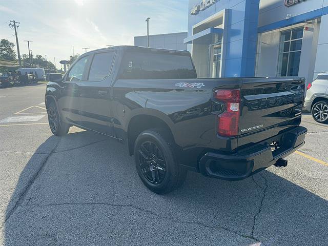 New 2026 Chevrolet Silverado 1500 Custom w/ LPO, Dark Essentials Package AWD/4WD image 4