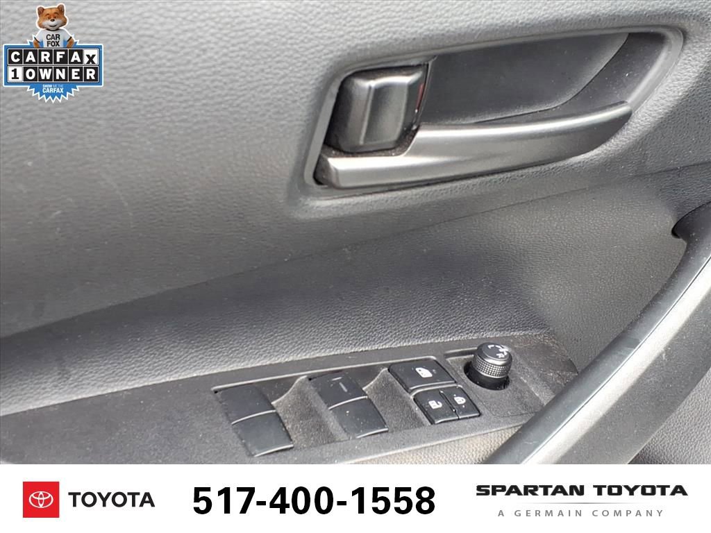 Used 2025 Toyota Corolla LE image 14