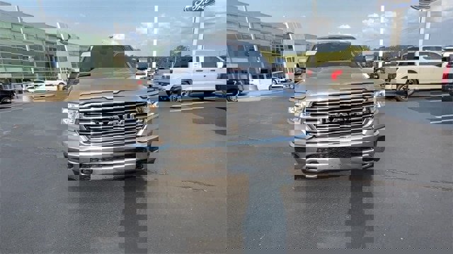 Used 2024 RAM 1500 Laramie image 3
