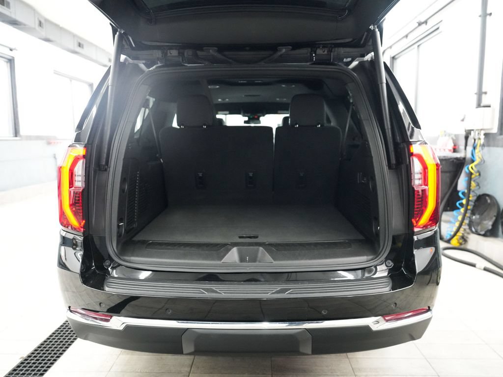 Used 2025 GMC Yukon XL Elevation w/ LPO, Elevation Black Package AWD/4WD image 42