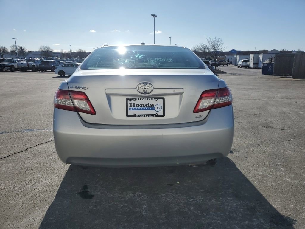 Used 2011 Toyota Camry LE image 6
