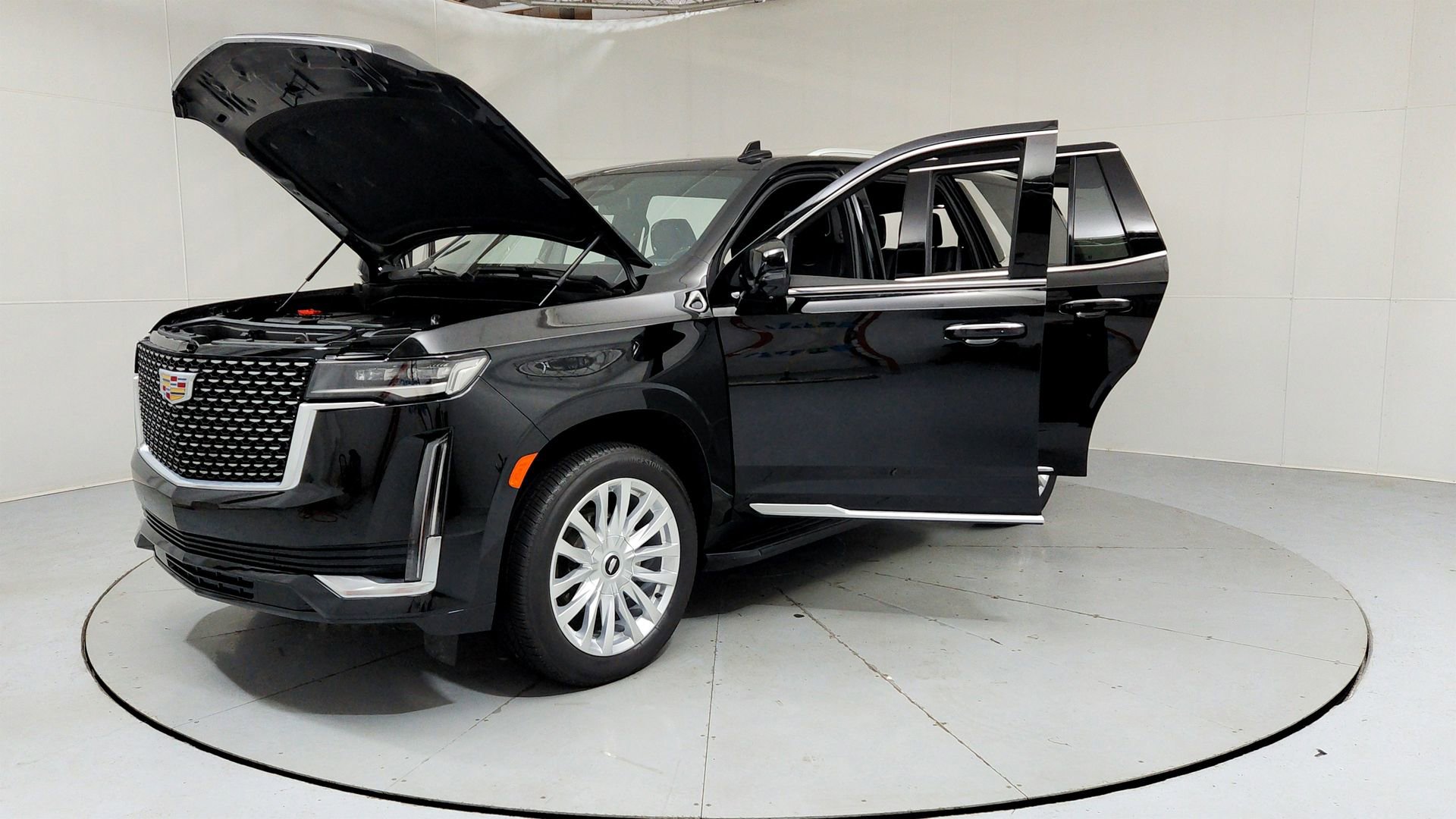 Used 2023 Cadillac Escalade Luxury AWD/4WD image 9