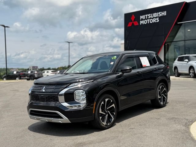 Used 2024 Mitsubishi Outlander SE FWD image 3